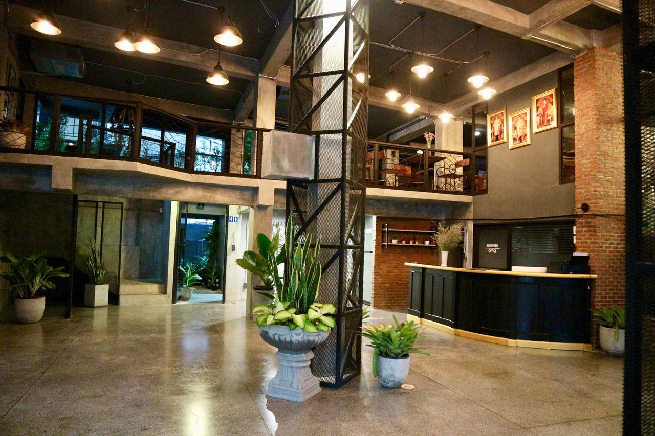 Hugnur Hostel And Coffee Chiang Mai Exterior foto