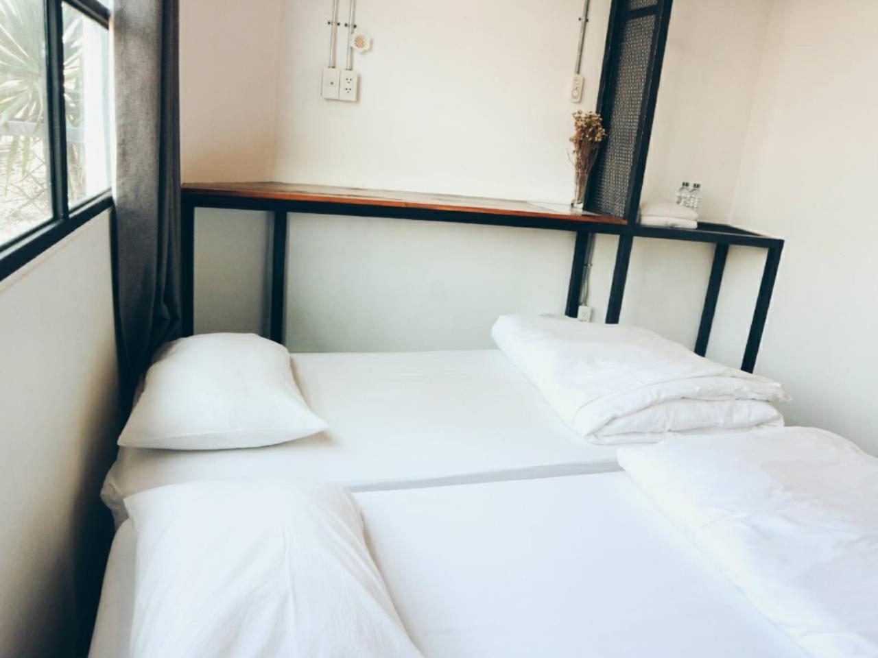 Hugnur Hostel And Coffee Chiang Mai Exterior foto